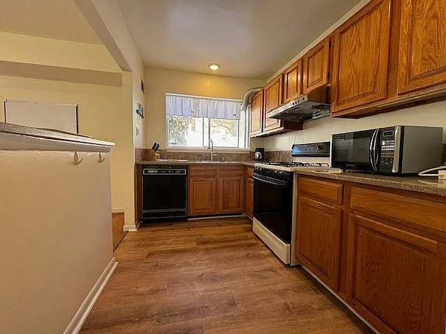 10662 Weymouth St #2 — Photo 5