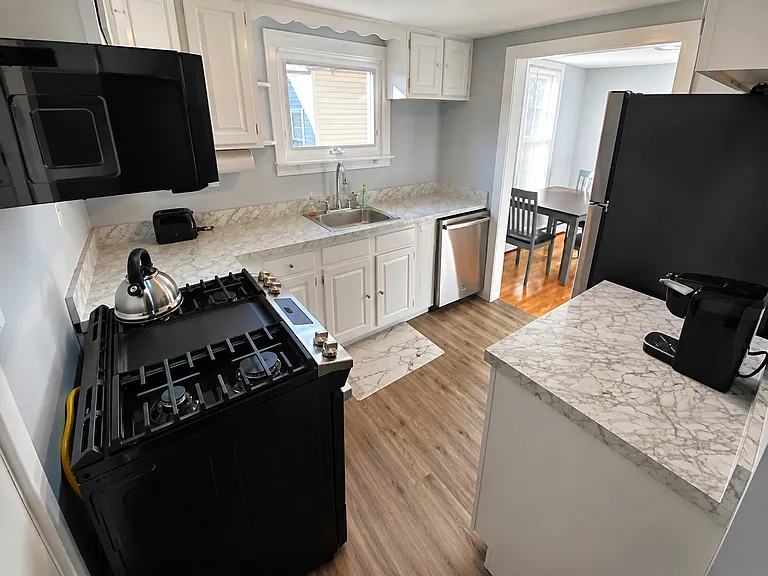 14-16 E North St #14 — Photo 5