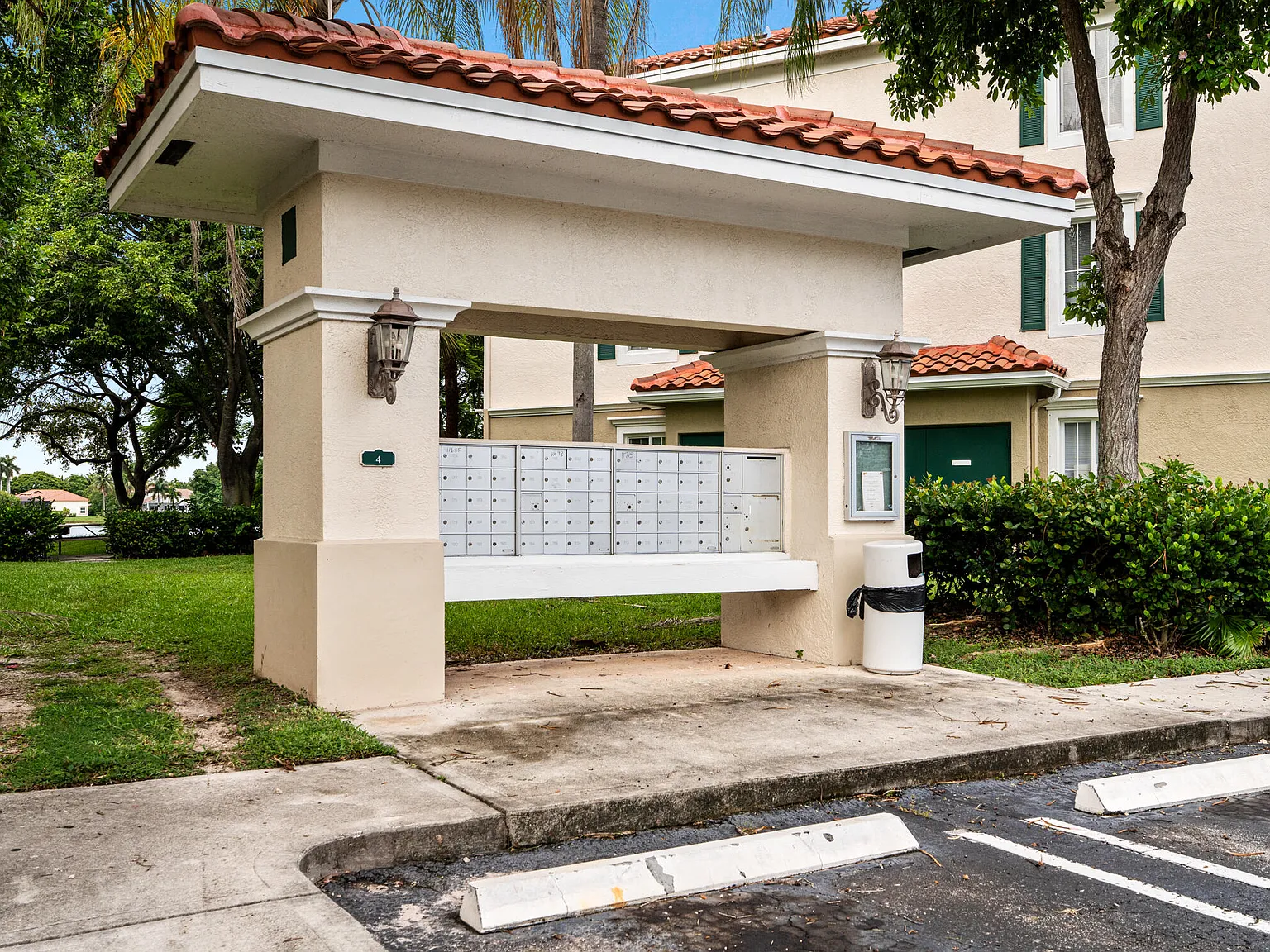 1 bed, 1.0 bath, 797 sqft, $2,100 — Photo 4
