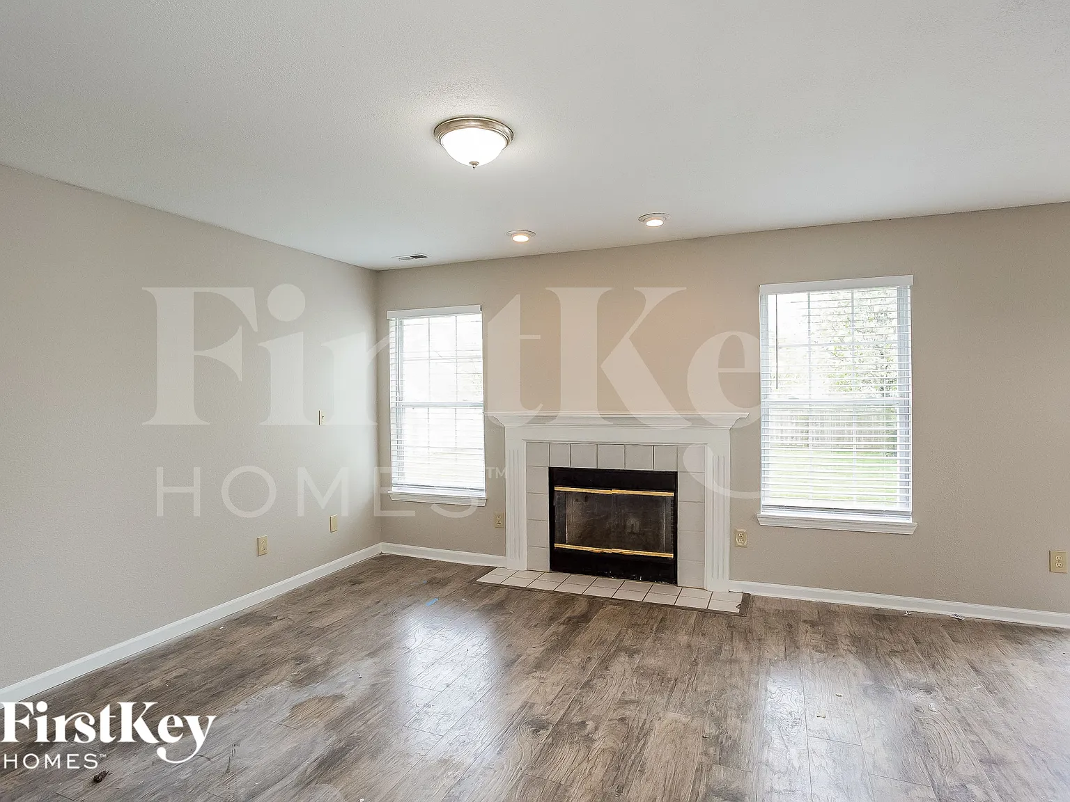 3 bed, 2.0 bath, 1006 sqft, $1,960 — Photo 3