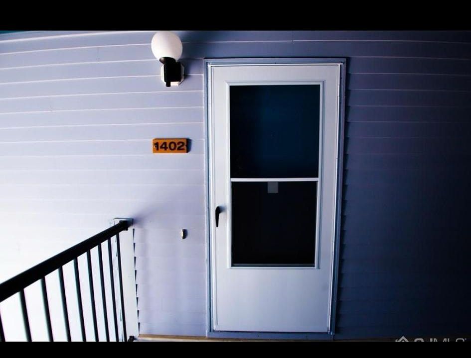 1st image of 1402 Aspen Dr #1402