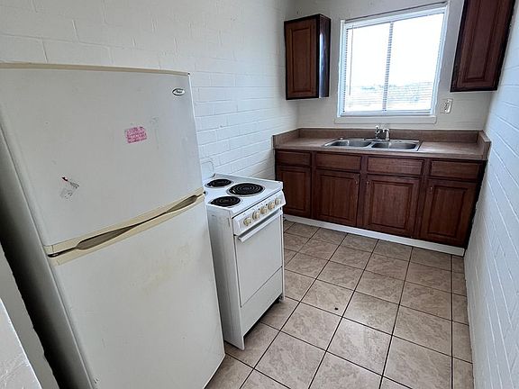 2nd image of 2203 E Benson Hwy #Qu2203-1