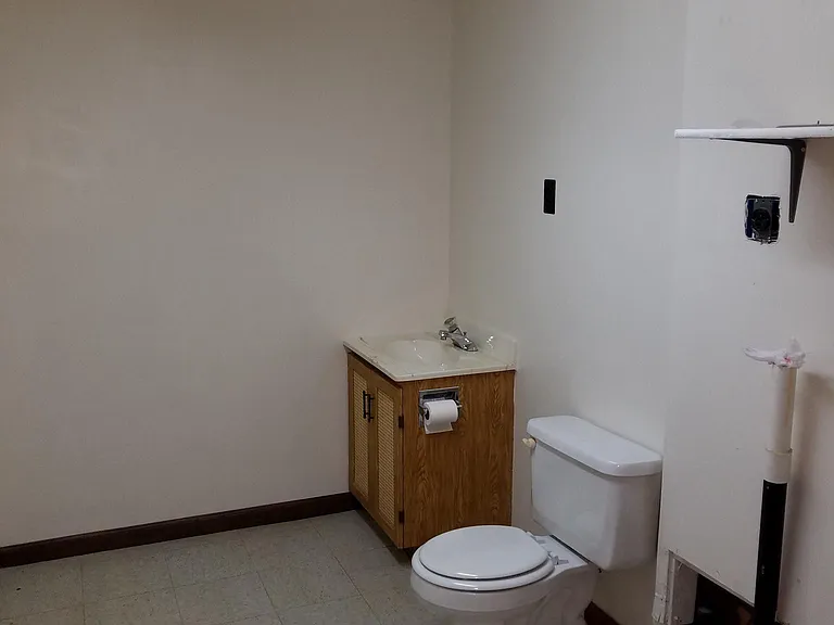 Washer and dryer hookups