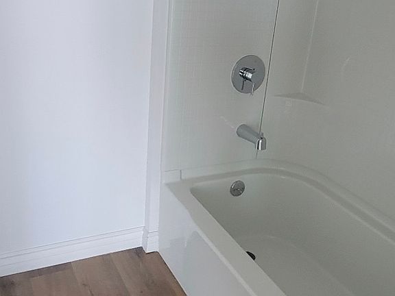 4th image of 325 E Florence Ave #308