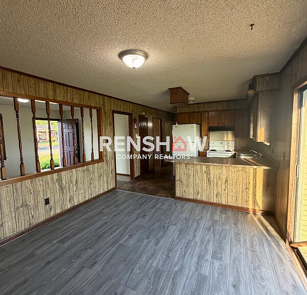 584 Lark St — Photo 7