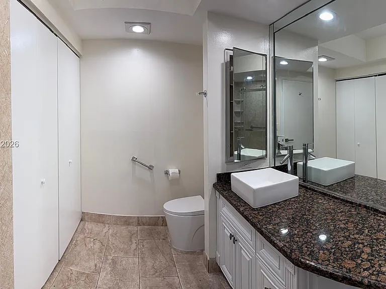 20281 E Country Club Dr #2104 — Photo 28