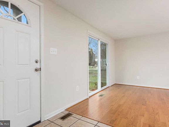 4th image of 287 Laguna Cir