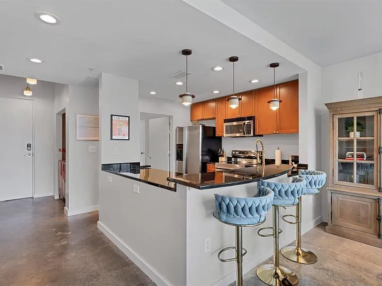 525 E Jackson St #405 — Photo 14