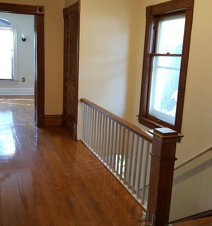Stairs at entrance to apartment