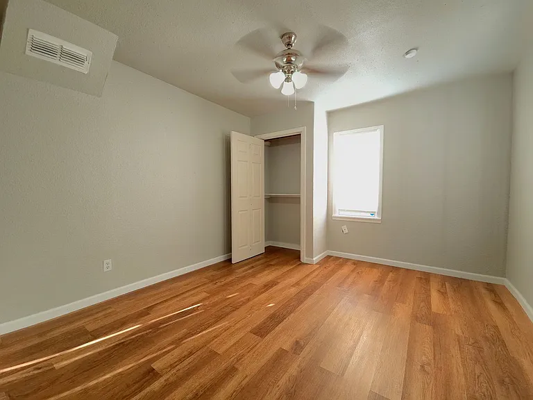 2602 Amherst St — Photo 11