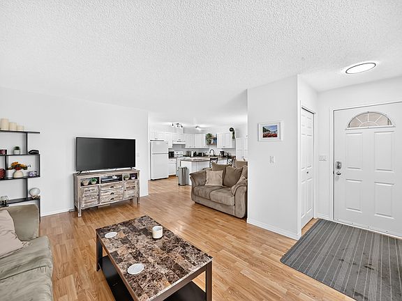 4th image of 10015 B 97th Ave