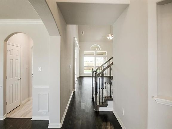 4th image of 1213 Nannyberry Dr