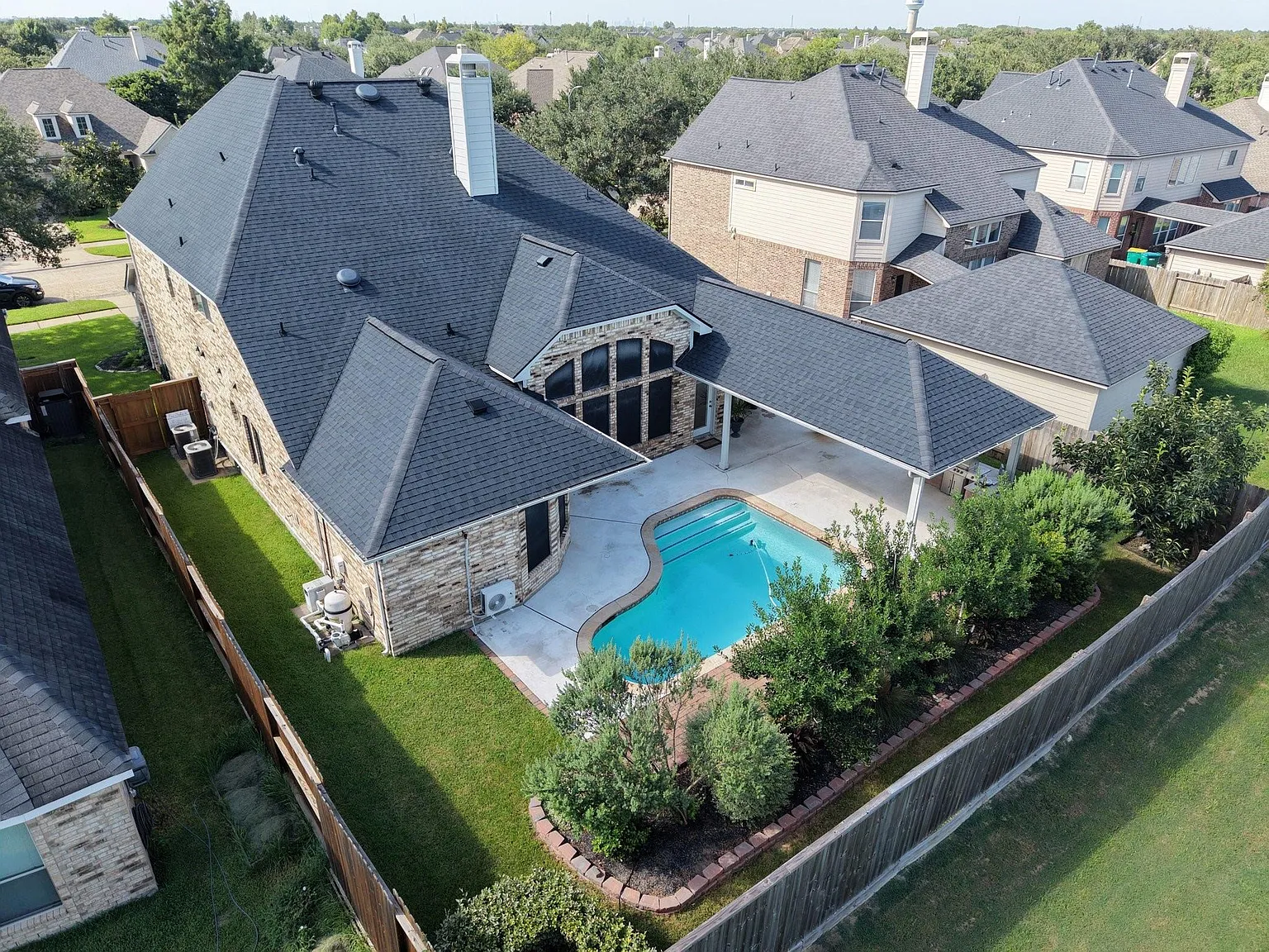 4 bed, 2.5 bath, 3141 sqft, $3,000 — Photo 3