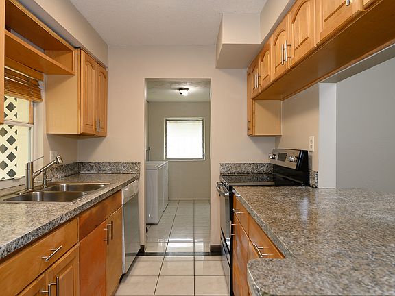 5th image of 5181 SW 95th Ave