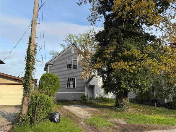 204 Saint Clair River Dr, Algonac, MI 48001