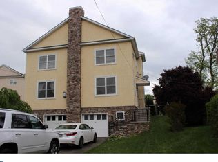 724 Hagner St, Philadelphia, PA 19128