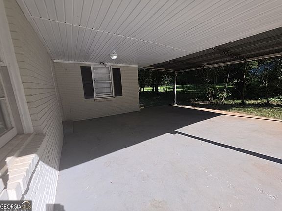 3rd image of 1868 McLain Ln