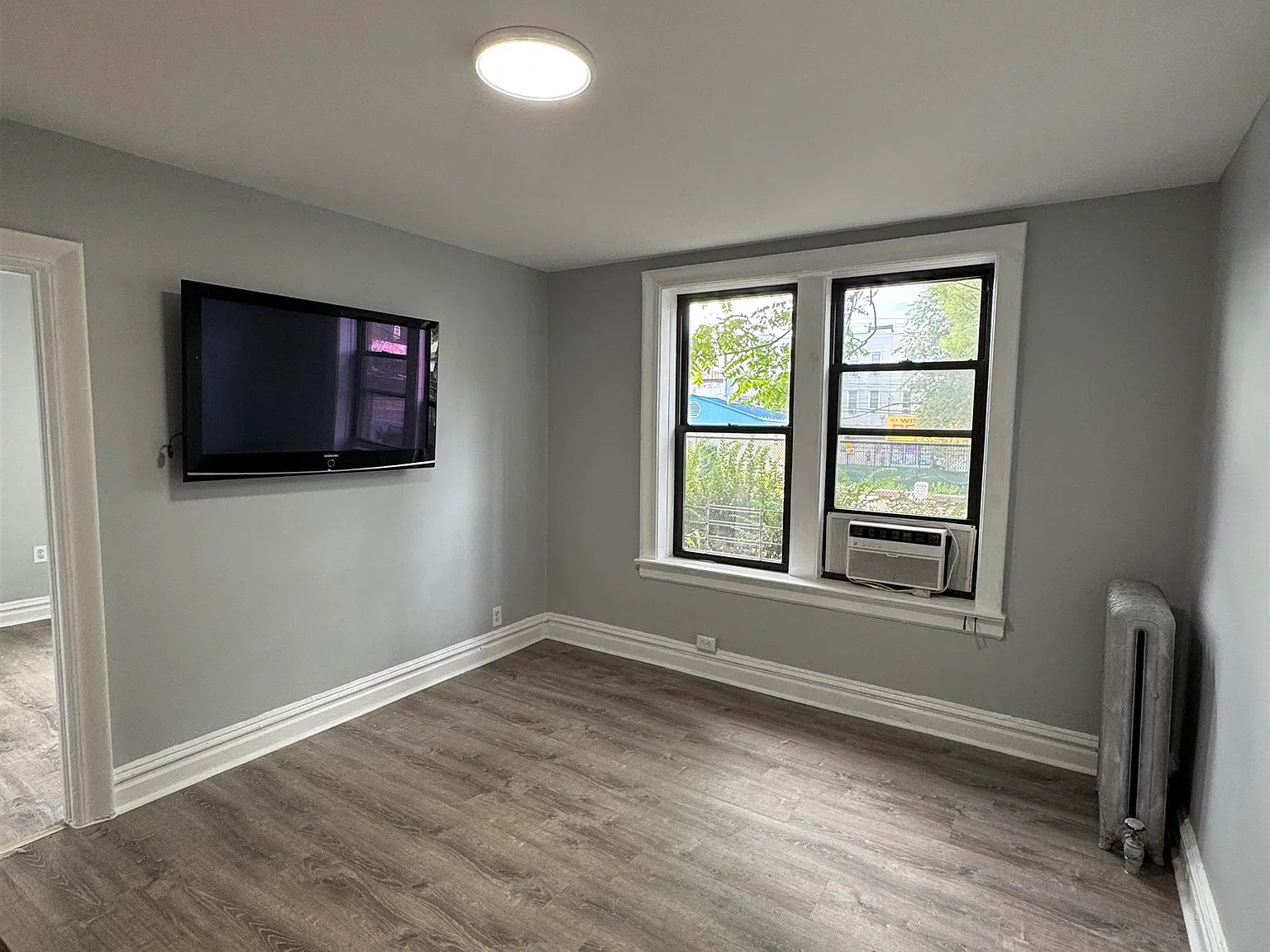 1 bed, 1.0 bath, 554 sqft, $2,200 — Photo 3
