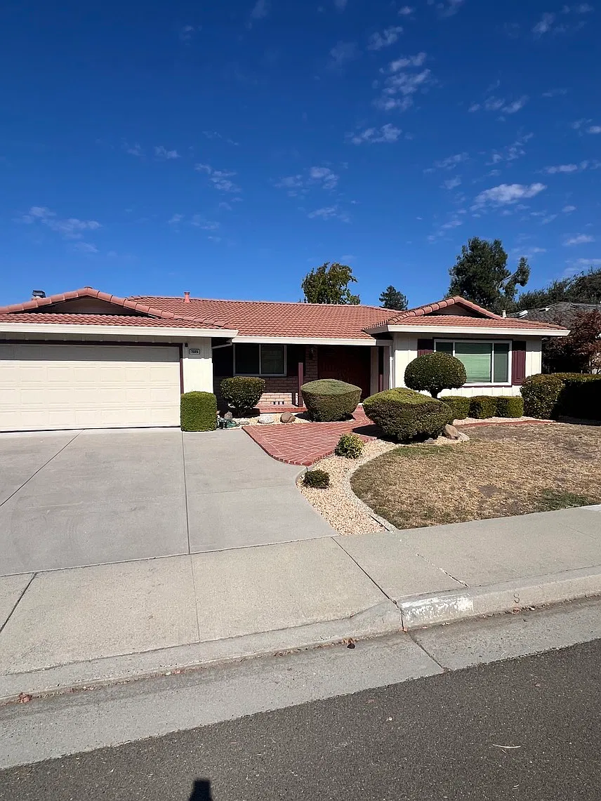 4 bed, 2167 sqft, $5,950 — Photo 1
