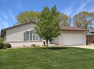 930 Brooke Ln, Schererville, IN 46375