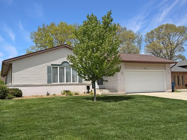 930 Brooke Ln, Schererville, IN 46375