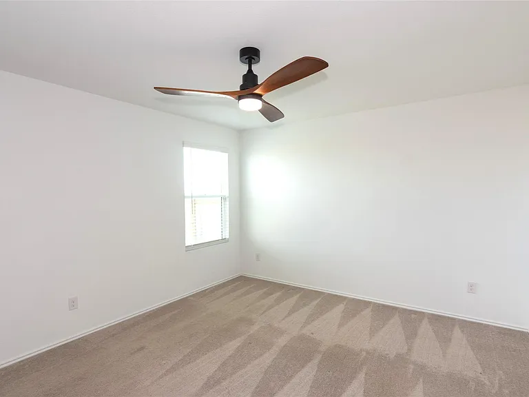548 Rancho Del Cielo Loop — Photo 16