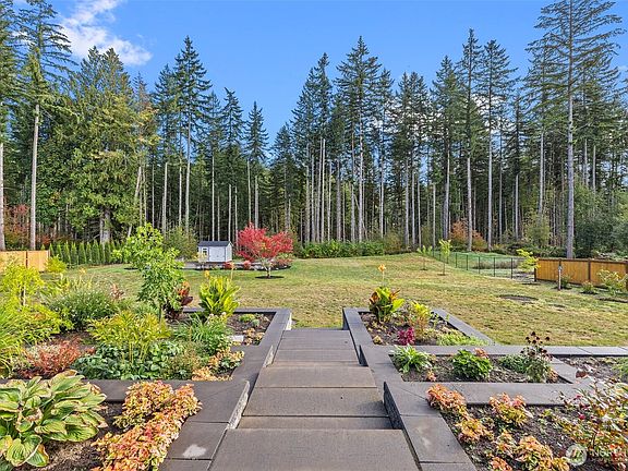 3rd image of 11927 137th Drive NE
