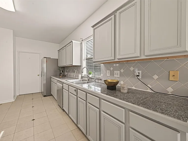 16315 April Ridge Dr — Photo 14