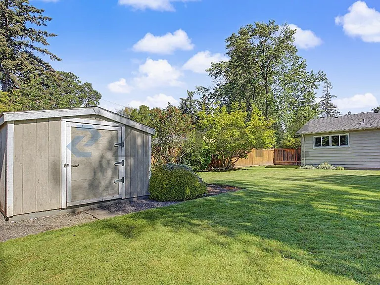 12720 SW Edgewood St — Photo 5