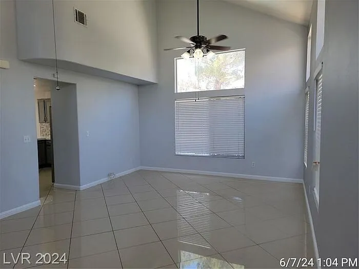3 bed, 2.5 bath, 1807 sqft, $2,687 — Photo 4