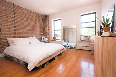 Rented by R New York