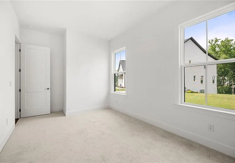 2815 Medford Dr — Photo 22