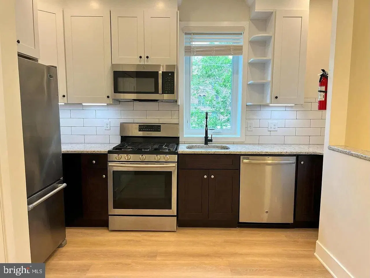1 bed, 1.0 bath, 1240 sqft, $1,390 — Photo 4