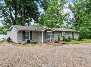 14745 Southlake Dr, De Soto, MO 63020