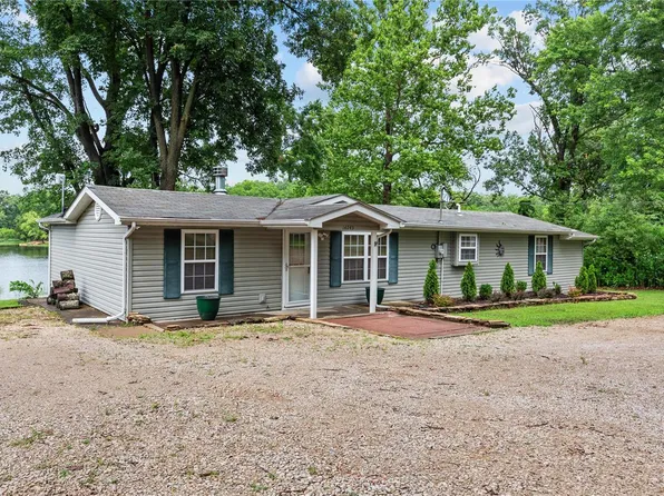 14745 Southlake Dr, De Soto, MO 63020