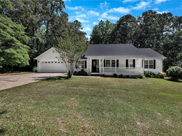 208 Playground Rd, Walhalla, SC 29691
