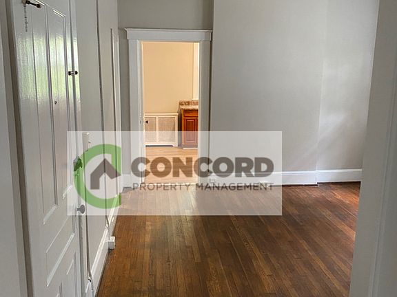 4th image of 127 S Mendenhall St APT 2