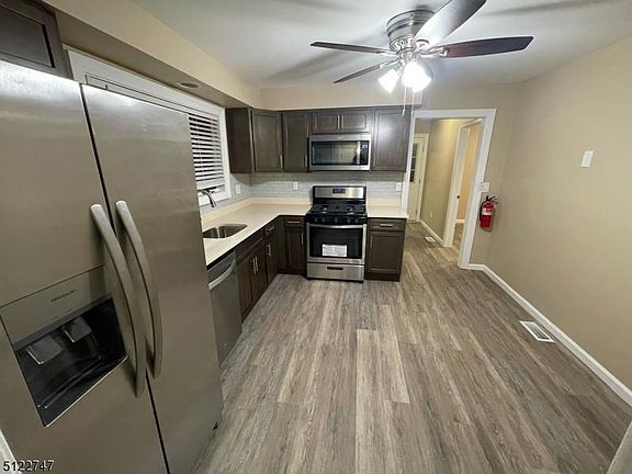 4th image of 10 William St #1