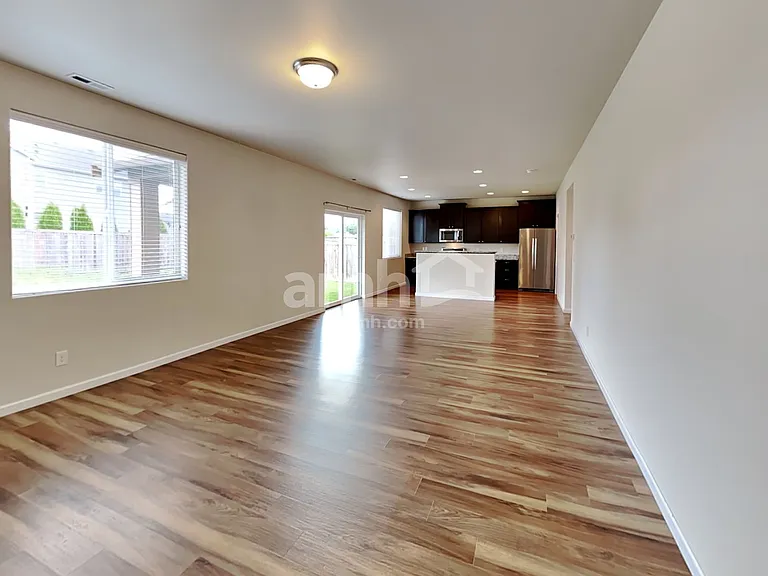 2681 Moore Ave — Photo 4