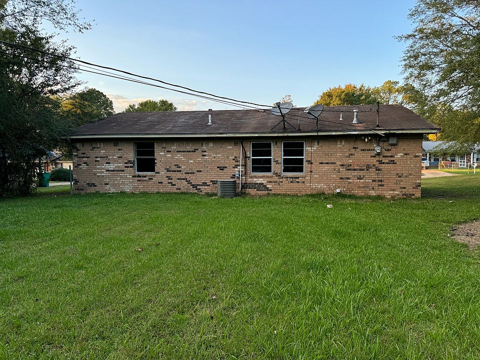 2nd image of 117 Hayes Dr