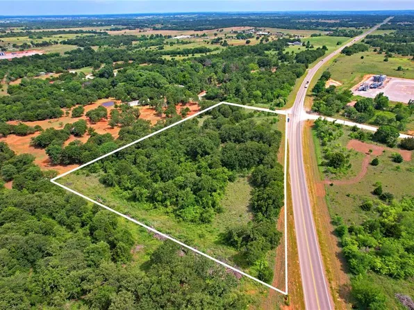1 170th St, Lindsay, OK 73052
