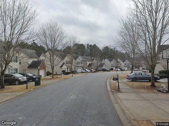 Exterior Neighborhood (street photo)