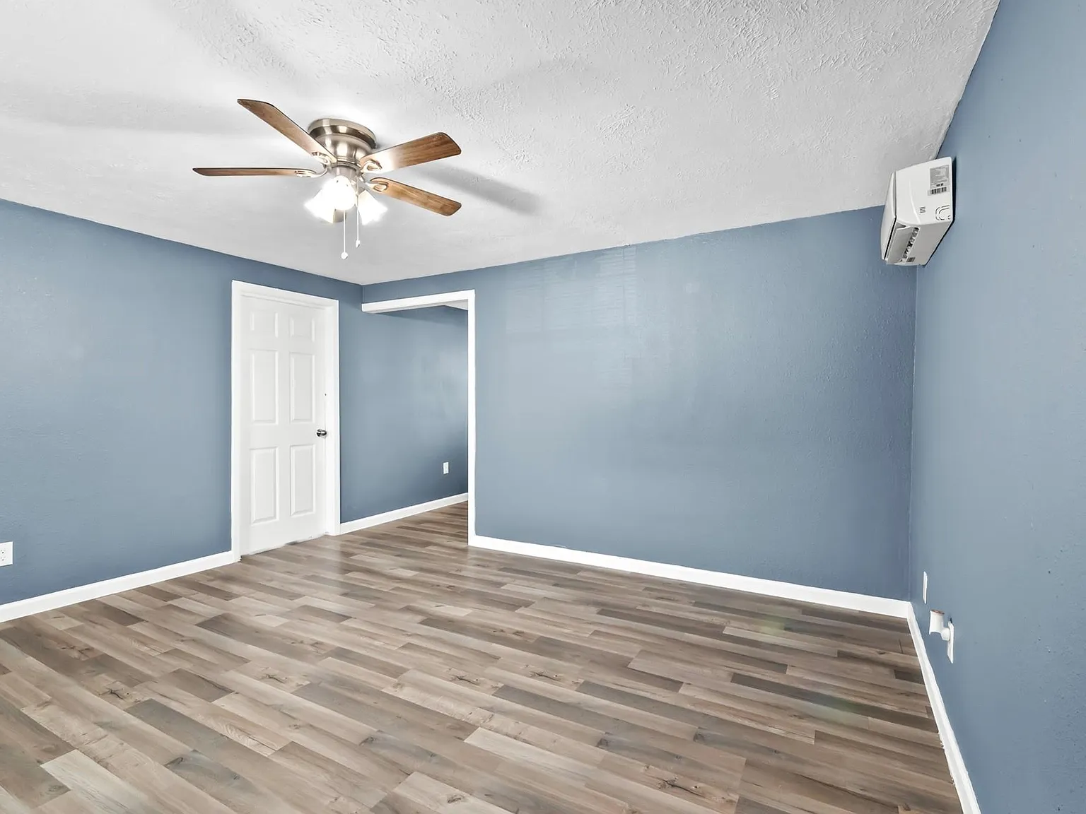 1 bed, 868 sqft, $1,100 — Photo 3