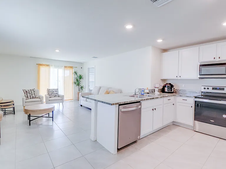 8695 SW 46th Ave — Photo 12