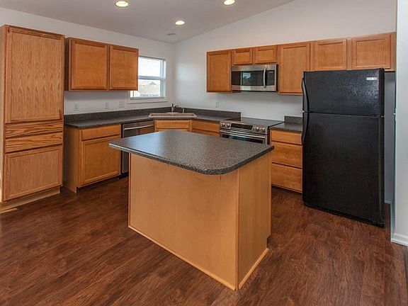 5th image of 209 Tailfeather Dr NW