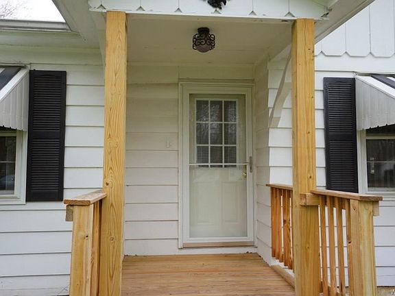 2nd image of 3283 Evergreen Dr