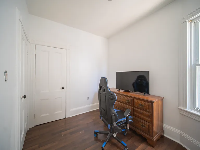 37-39 Elk St #1 — Photo 5