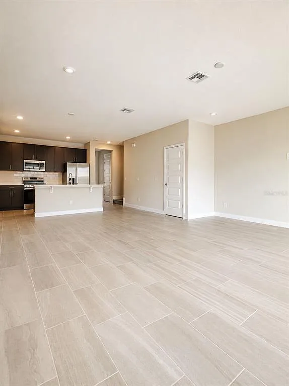 3 bed, 2.5 bath, 1704 sqft, $2,700 — Photo 3