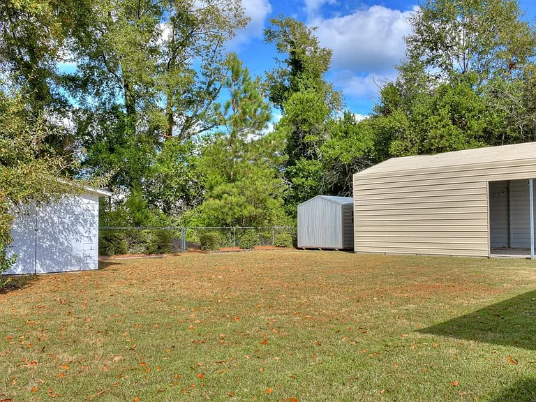 3649 Lynnwood Dr — Photo 29
