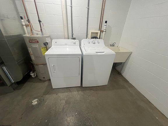 4th image of 1002 Carmell Ct